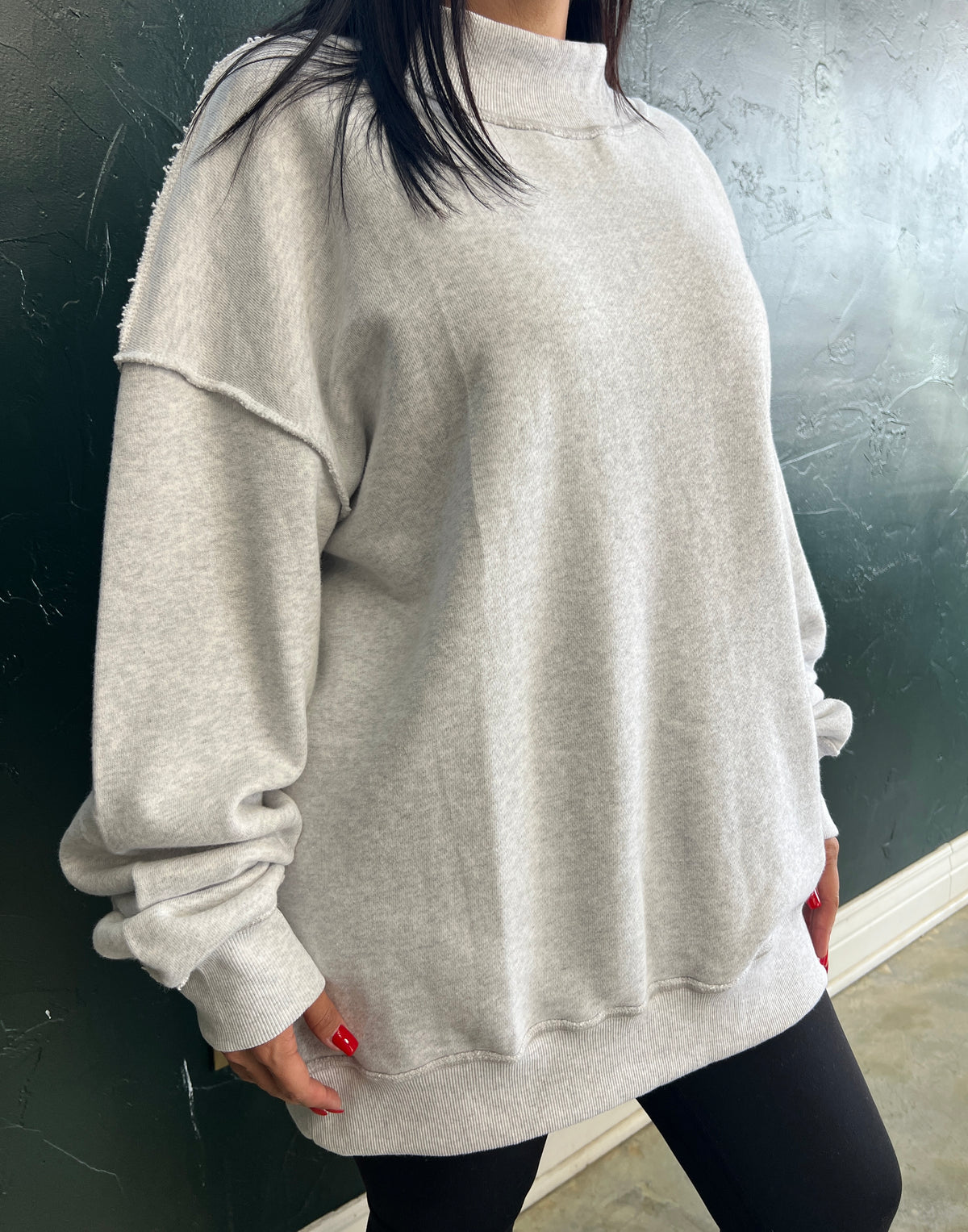 OVERSIZED MOCK NECK SWEATSHIRT
