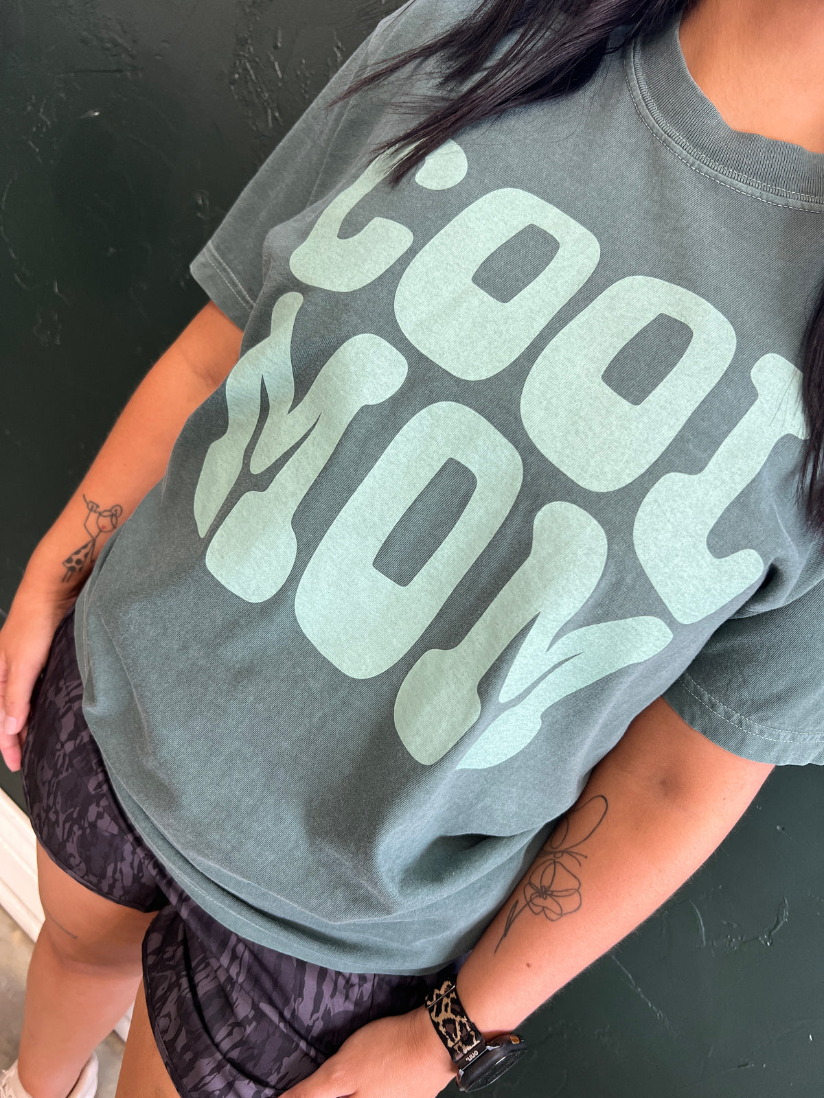 COOL MOM TEE