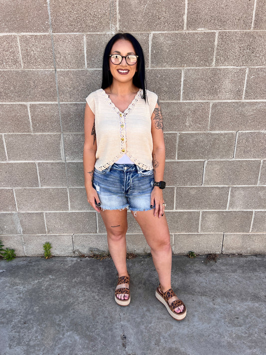 BUTTON DOWN SWEATER VEST
