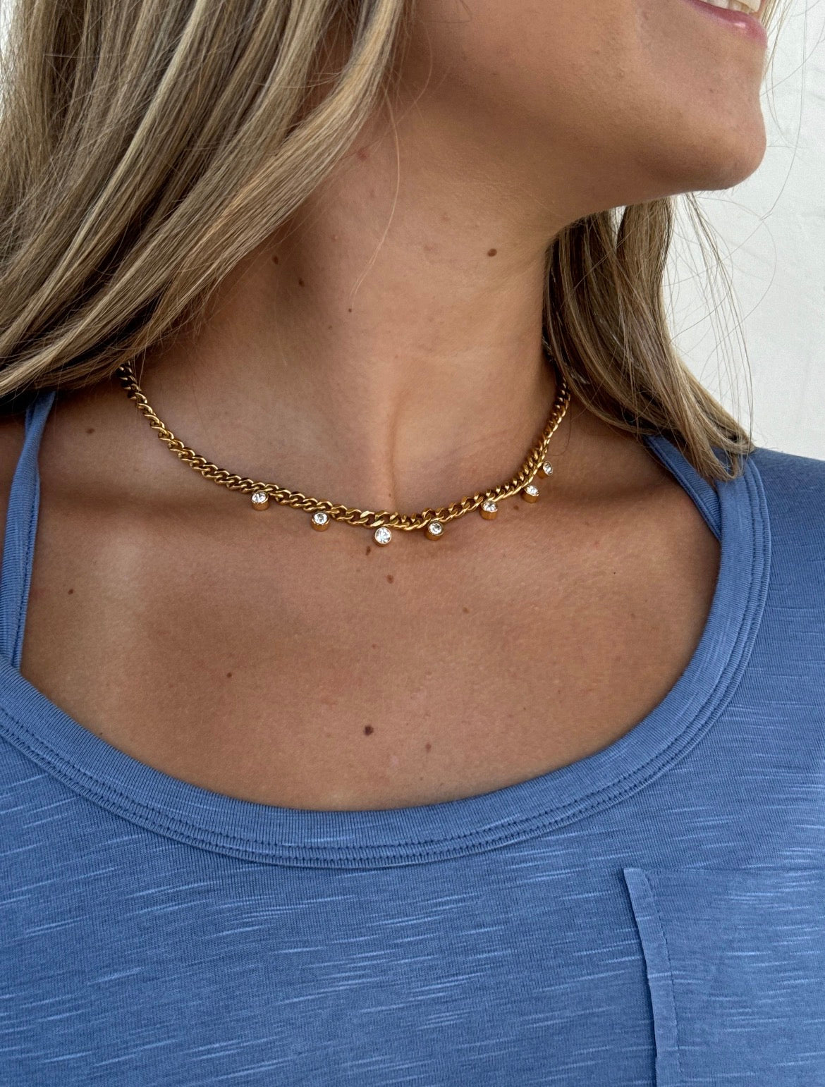 DIAMOND DANGLE NECKLACE