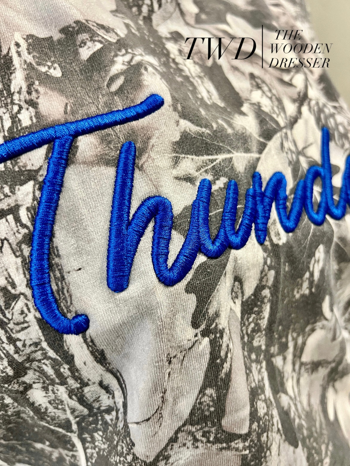 PUFF EMBROIDERED CAMO THUNDER TEE