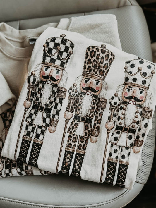 RETRO NUTCRACKER TEE