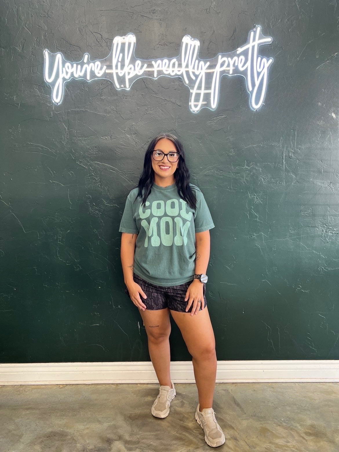 COOL MOM TEE