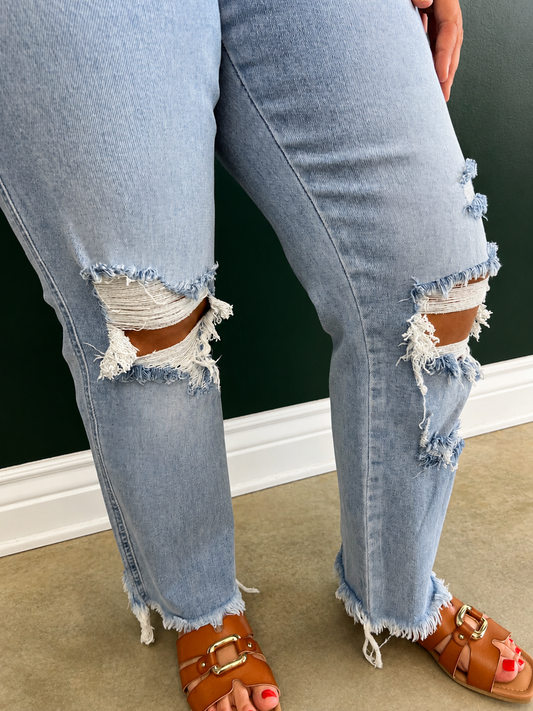 HIGH RISE STRAIGHT DENIM