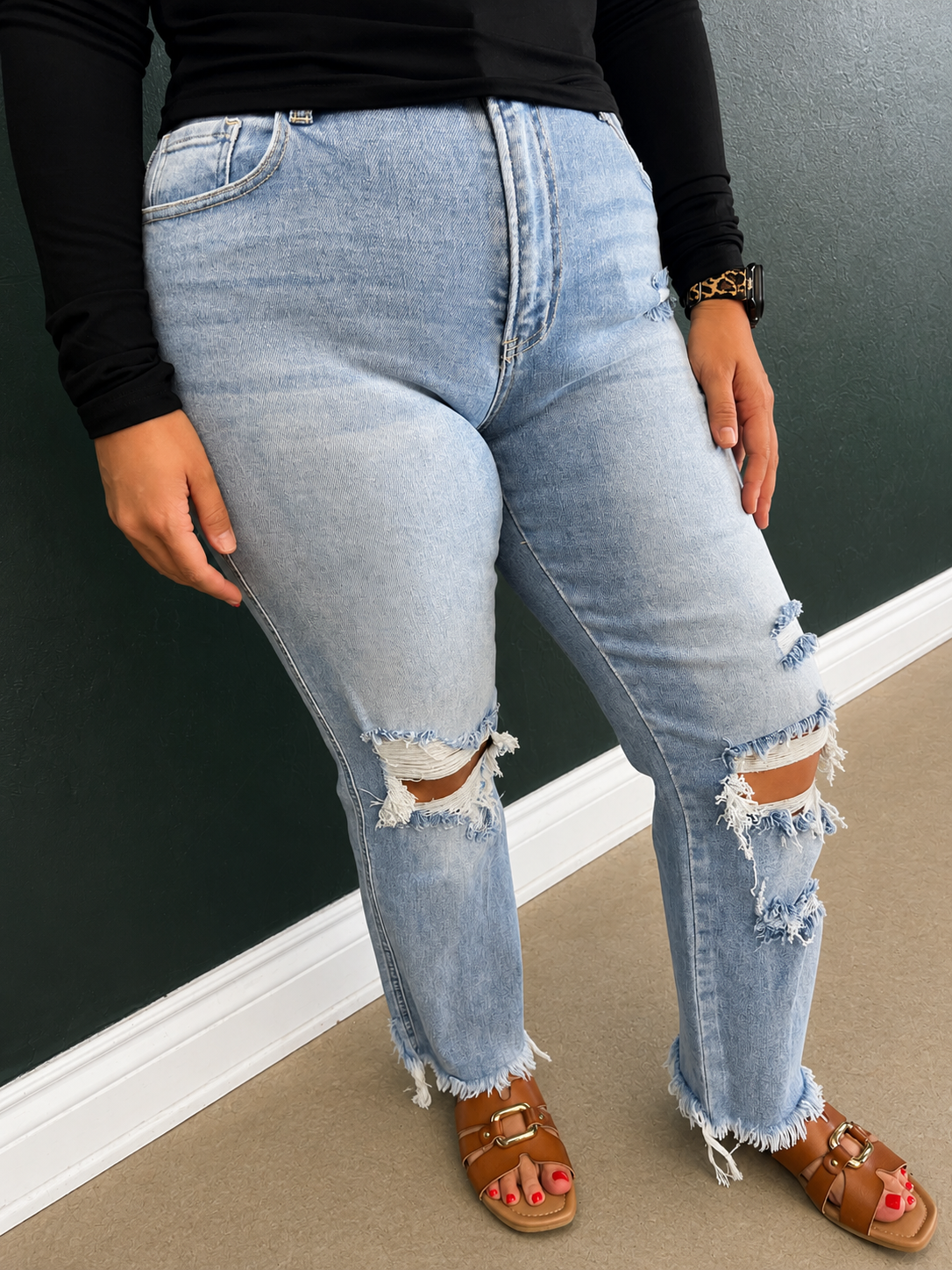 HIGH RISE STRAIGHT DENIM
